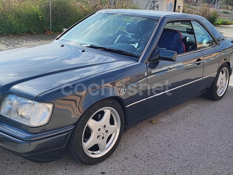 Usado Mercedes E320 220 CV (161 kW) 1995 Gris / plata Coupe