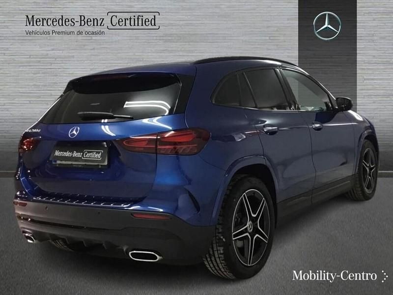 Usado Mercedes GLA200 AMG line 150 CV (110 kW) 2024 Azul espectra SUV