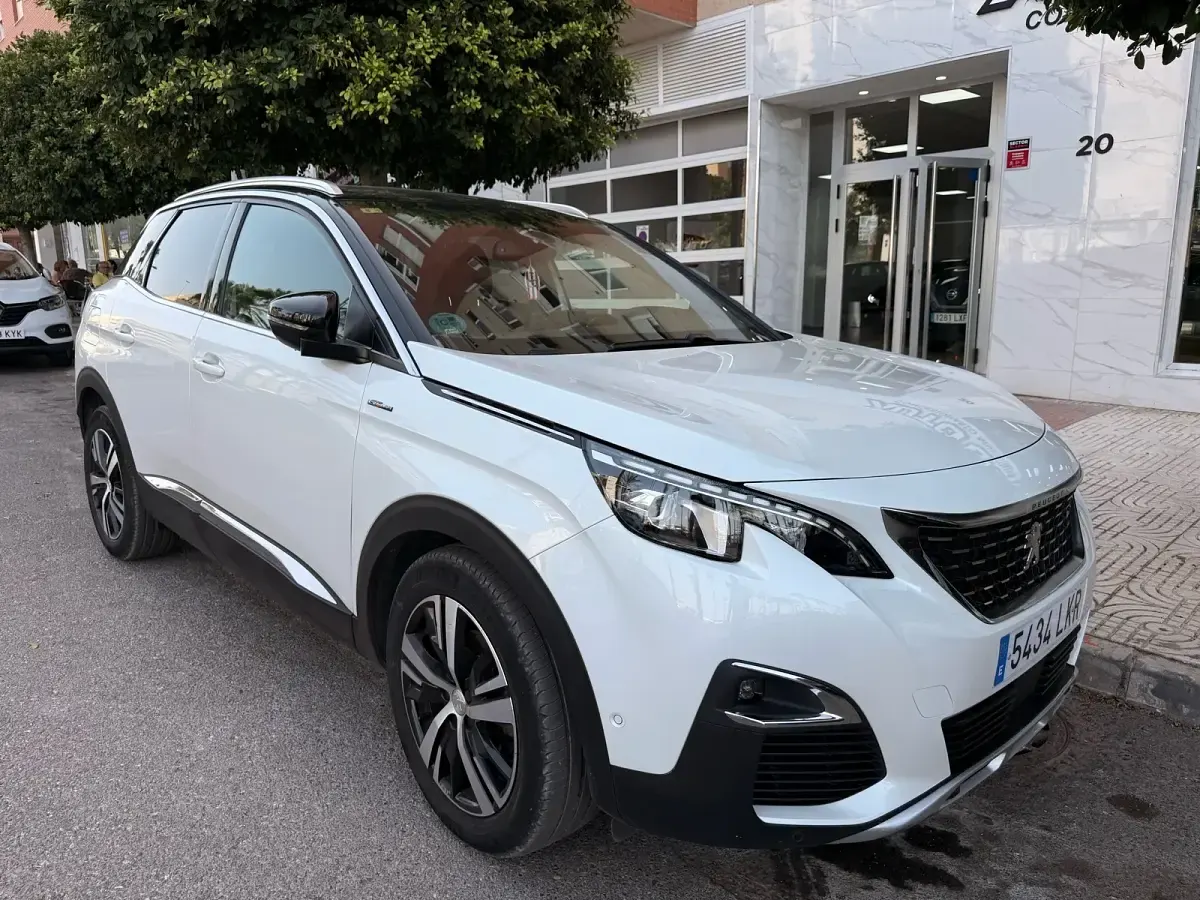 Usado Peugeot 3008 GT-line 130 CV (95 kW) 2020 Blanco SUV