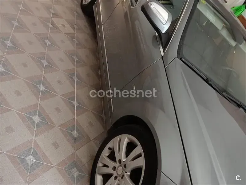 Usado Mercedes C220 Avantgarde 150 CV (110 kW) 2008 Gris / plata Berlina