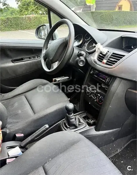 Usado Peugeot 207 75 CV (55 kW) 2008 Gris / plata Berlina