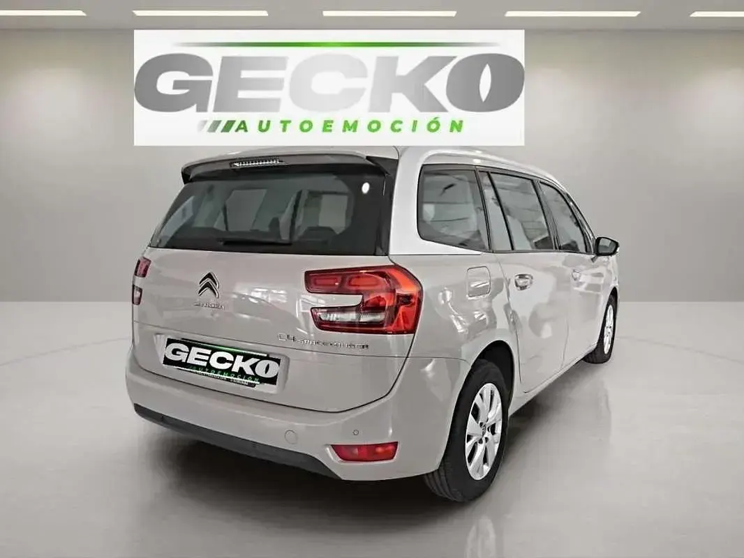 Usado Citroën Spacetourer Feel 129 CV (94 kW) 2019 Beige Monovolumen