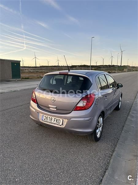Usado Opel Corsa Cosmo 90 CV (66 kW) 2007 Gris / plata Utilitario