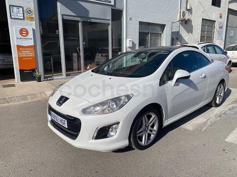Usado Peugeot 308 CC Active 112 CV (82 kW) 2011 Blanco Descapotable