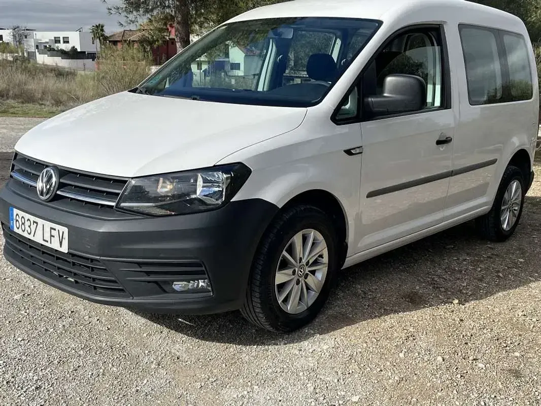 Usado VW Caddy Business 75 CV (55 kW) 2020 Blanco Monovolumen