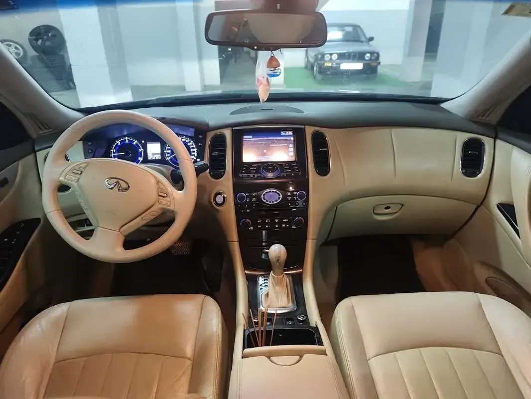 Usado Infiniti Ex30 Premium 238 CV (175 kW) 2013 Negro SUV