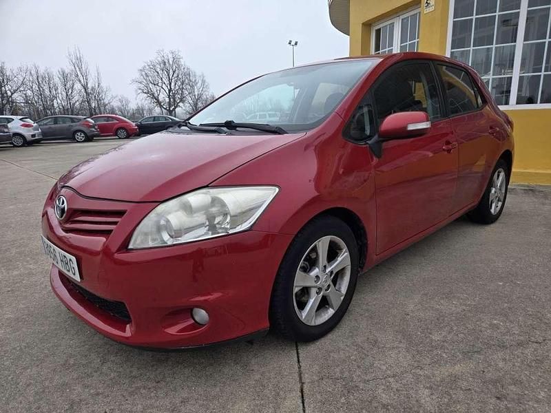 Usado Toyota Auris Active 90 CV (66 kW) 2011 Burdeos Utilitario