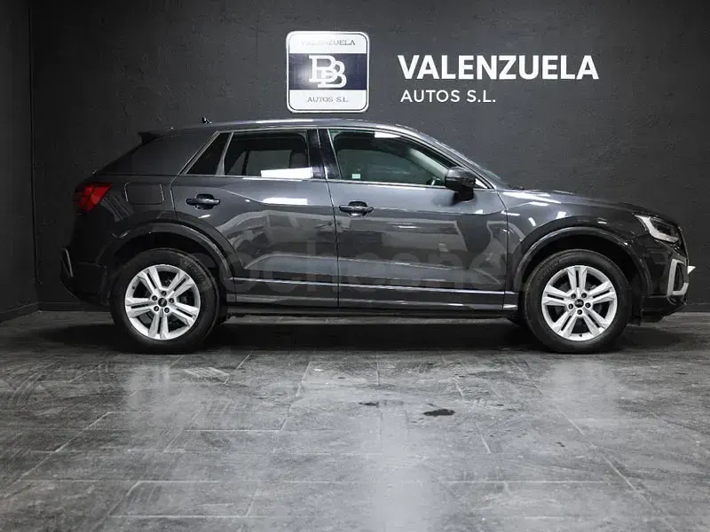 Usado Audi Q2 Advanced Plus 150 CV (110 kW) 2023 Gris / plata SUV