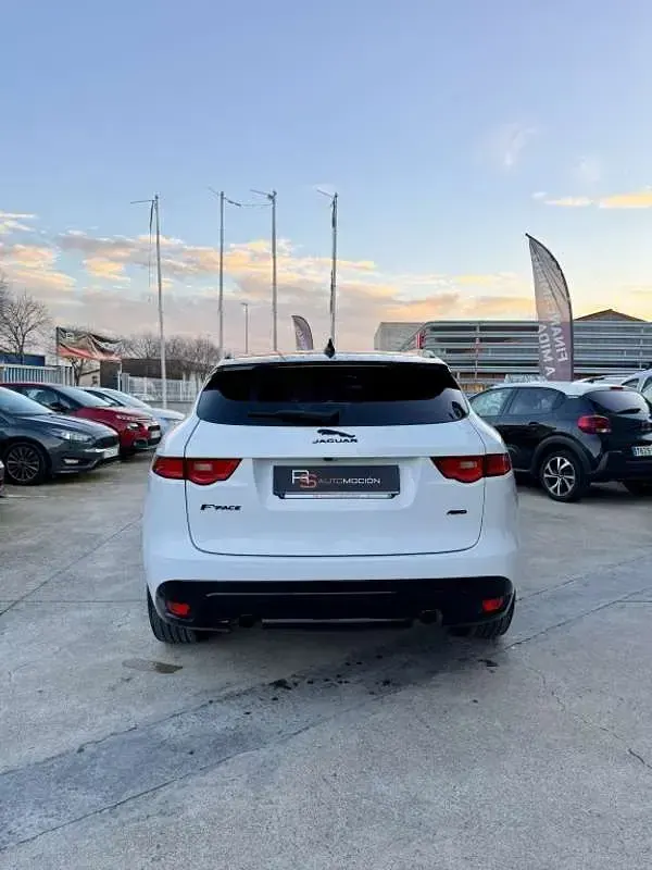 Usado Jaguar F-Pace R-Sport 241 CV (177 kW) 2018 Blanco SUV