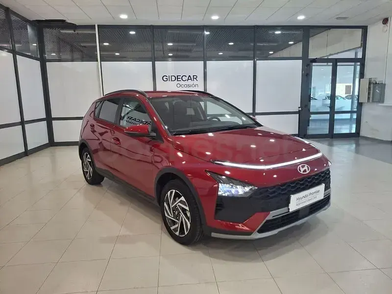 Usado Hyundai Bayon 100 CV (73 kW) 2025 Granate SUV