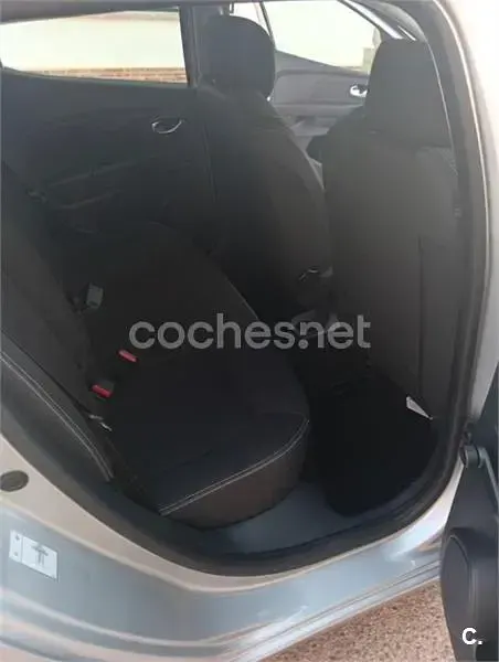 Usado Renault Clio IV Business 75 CV (55 kW) 2019 Gris / plata Berlina