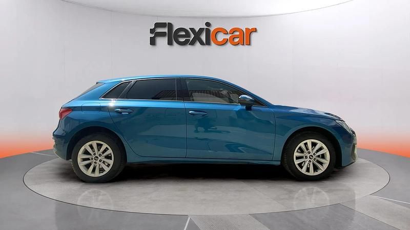 Käytetty Audi A3 Premium 111 HP (81 kW) 2023 Sininen Sedan