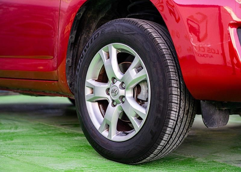 Usado Toyota RAV4 Advance 158 CV (116 kW) 2009 Rojo SUV