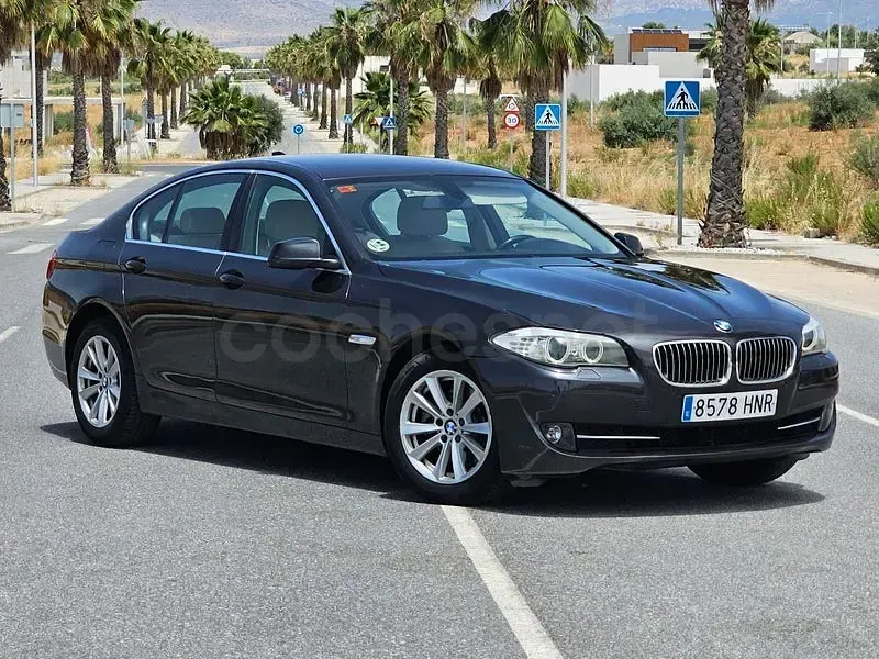 Usado BMW 520 Comfort Edition 184 CV (135 kW) 2013 Gris / plata Berlina