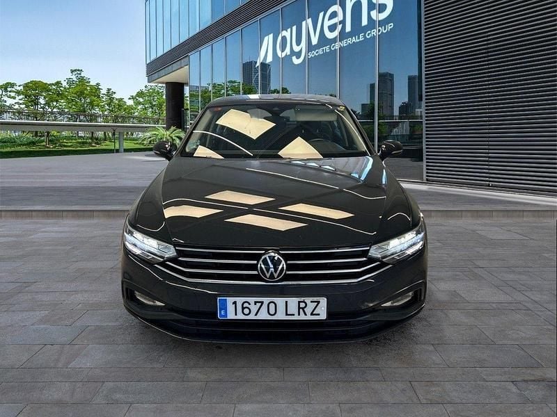 Usado VW Passat Business 122 CV (89 kW) 2021 Gris Berlina