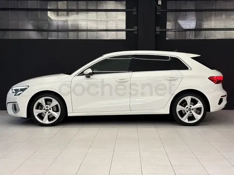 Usado Audi A3 110 CV (80 kW) 2021 Blanco Berlina