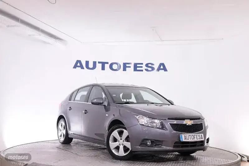 Usado Chevrolet Cruze LTZ 141 CV (103 kW) 2011 Gris
