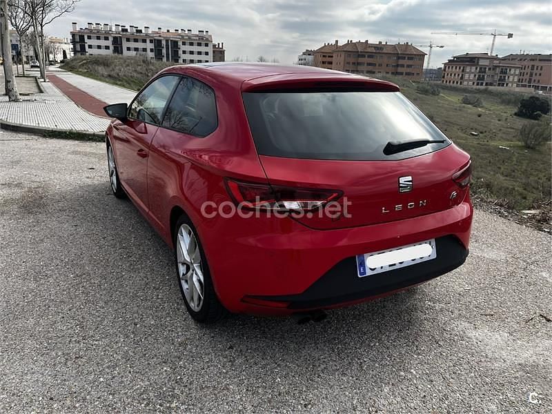 Usado Seat Leon FR 150 CV (110 kW) 2016 Rojo Berlina