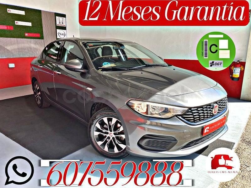 Usado Fiat Tipo Lounge 120 HP (88 kW) 2017 Cinzento Sedan