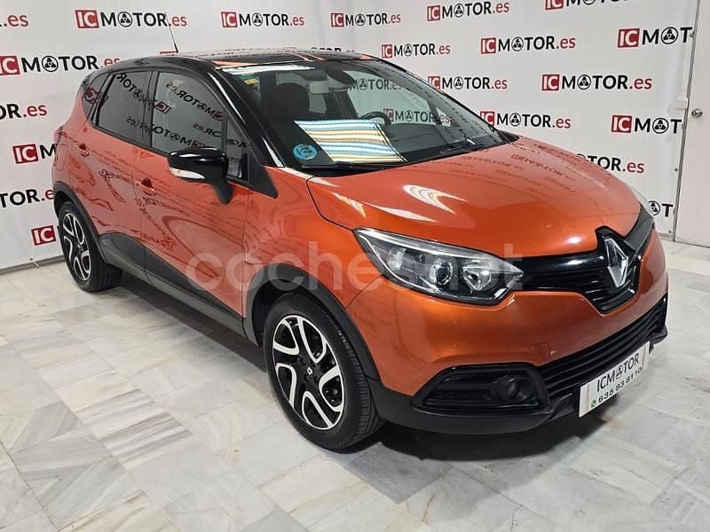 Usado Renault Captur 90 CV (66 kW) 2015 Granate SUV