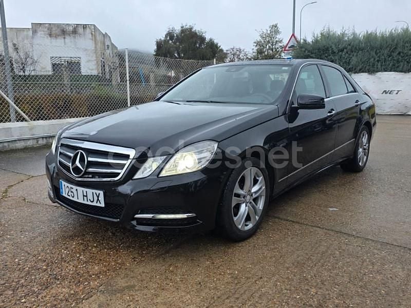 Usado Mercedes E220 Avantgarde Edition 170 CV (125 kW) 2012 Negro Berlina