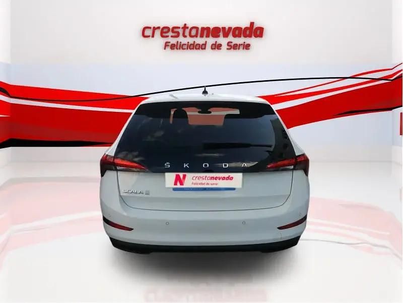 Usado Skoda Scala Ambition 110 CV (80 kW) 2023 Utilitario