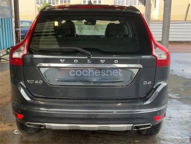 Usado Volvo XC60 Kinetic 181 CV (133 kW) 2016 Azul SUV