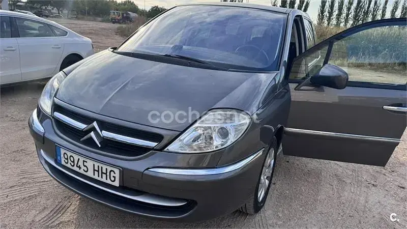 Usado Citroën C8 Seduction 136 CV (100 kW) 2011 Marrón Monovolumen