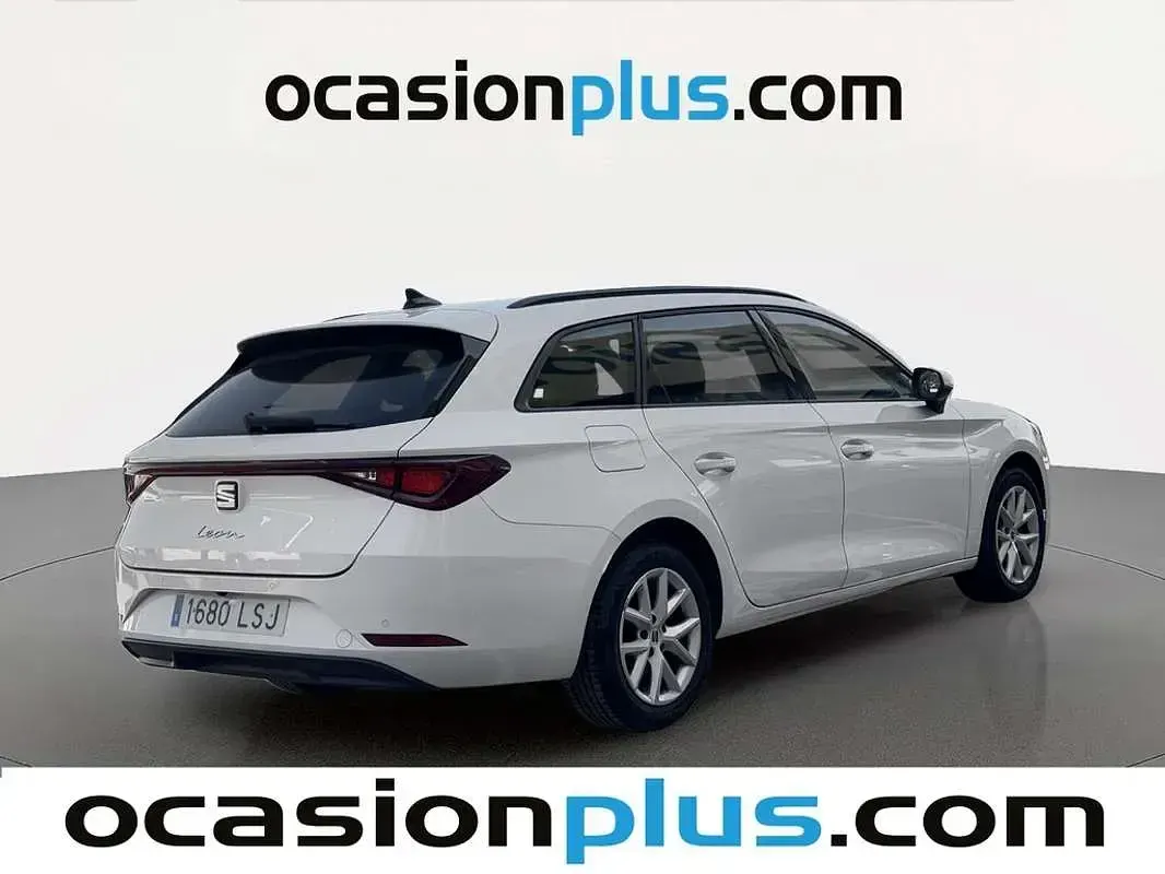 Usado Seat Leon ST Style 116 CV (85 kW) 2021 Blanco Familiar