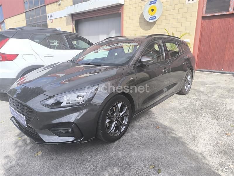 Usado Ford Focus ST-Line 120 CV (88 kW) 2019 Negro Familiar