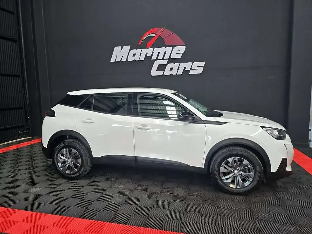 Usado Peugeot 2008 Active 109 CV (80 kW) 2022 Blanco SUV