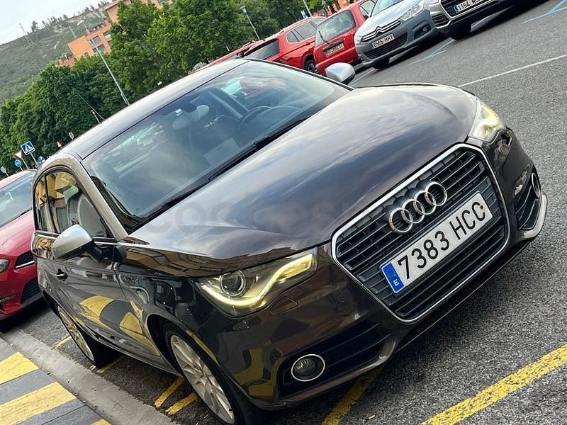 Usado Audi A1 Attraction 105 CV (77 kW) 2011 Beige Utilitario