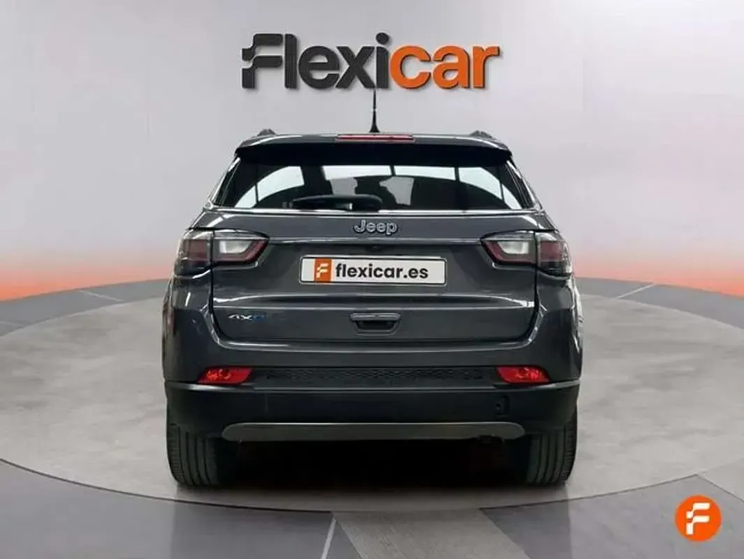 Usado Jeep Compass Limited 190 CV (139 kW) 2023 Gris SUV
