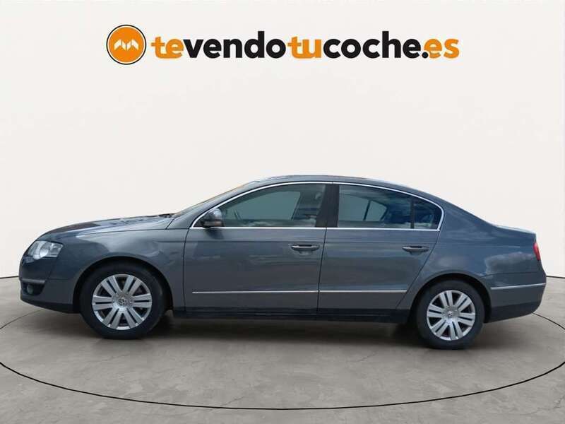 Usado VW Passat Highline 140 CV (102 kW) 2007 Gris Berlina