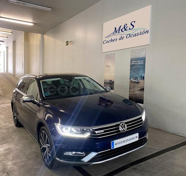 Usado VW Passat Alltrack 190 CV (139 kW) 2018 Azul Familiar