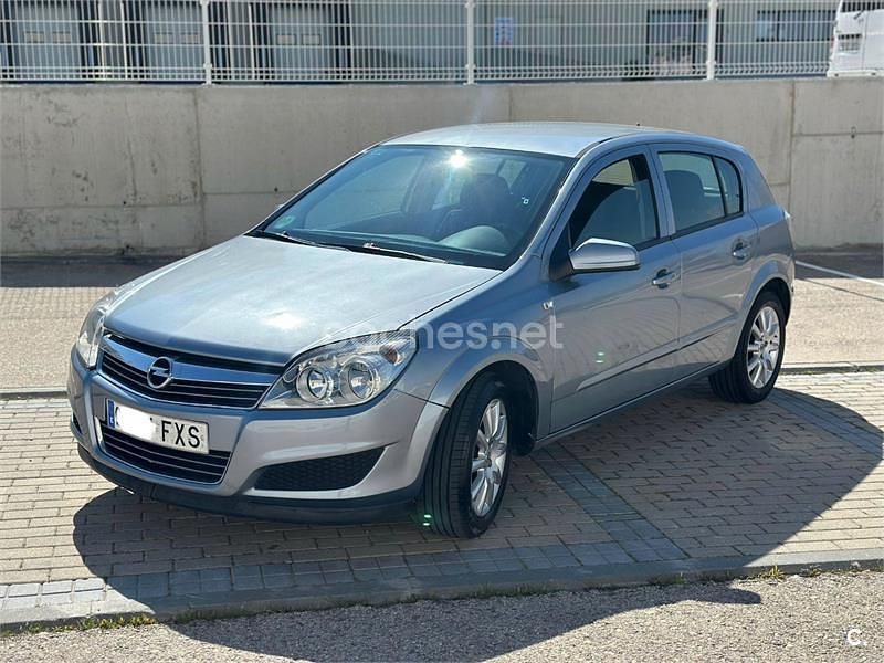 Usado Opel Astra Sport 115 CV (84 kW) 2007 Gris / plata Berlina