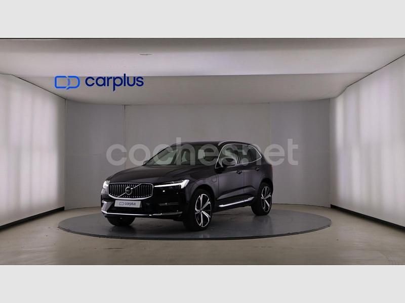 Negro onyx metalizado Usado 2023 Volvo XC60 Plus SUV | 48.990 € (Un poco caro) - Imagen 1/4