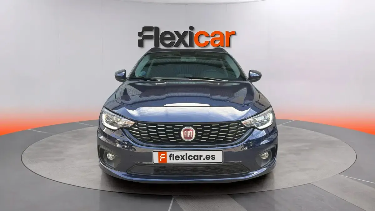 Usado Fiat Tipo Easy 120 CV (88 kW) 2019 Negro Familiar