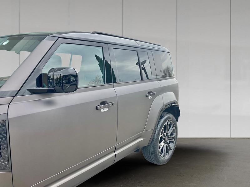 Usado Land Rover Defender 635 CV (467 kW) 2025 Charente grey SUV