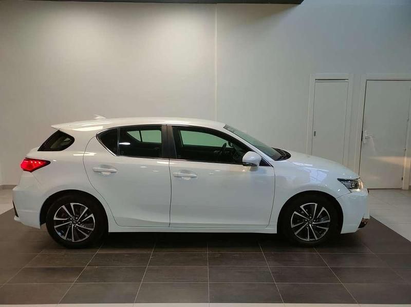 Usado Lexus CT200h Business Edition 136 CV (100 kW) 2019 Blanco Utilitario