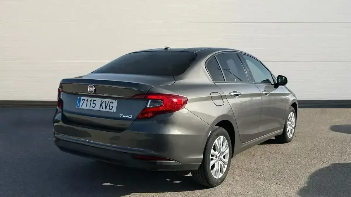 Usado Fiat Tipo Lounge 95 CV (69 kW) 2019 Gris Utilitario