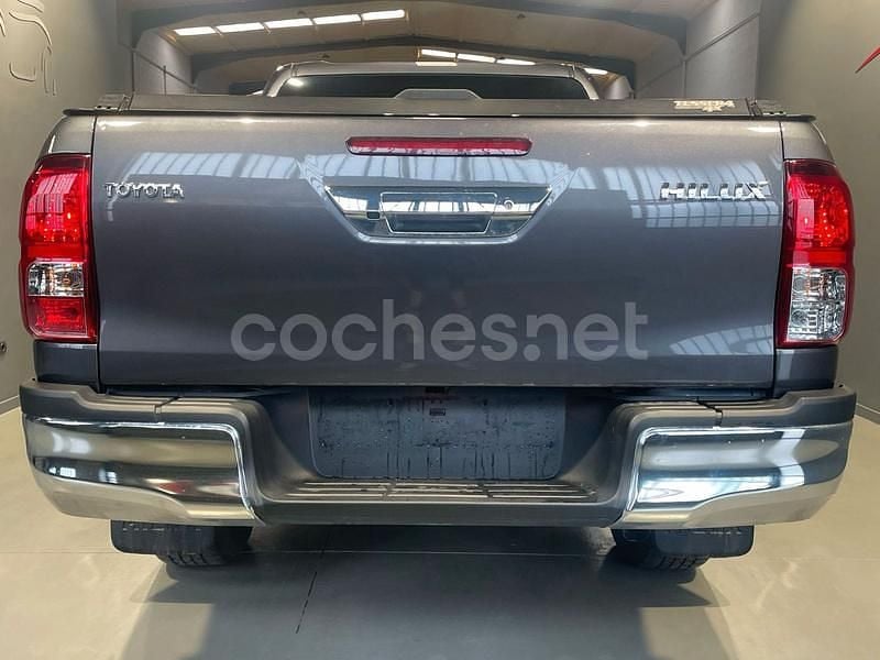 Gris / plata Usado 2021 Toyota HiLux Recogida | 37.900 € (Super precio) - Imagen 1/4
