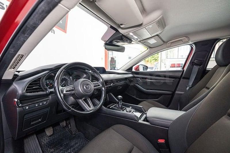 Używany Mazda 3 122 KM (89 kW) 2022 Czerwony Sedan/Limuzyna