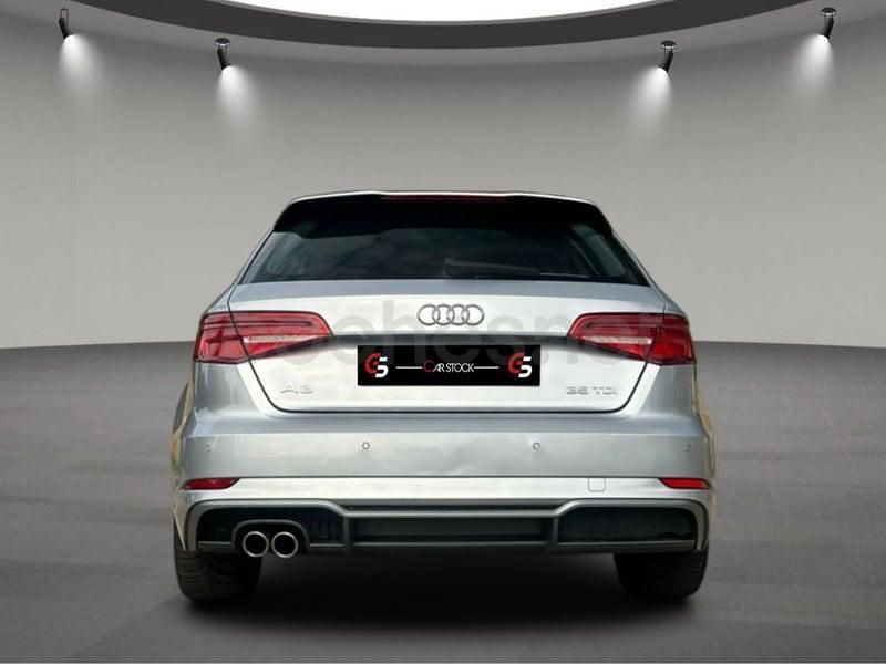 Usado Audi A3 S-Line 150 CV (110 kW) 2019 Gris / plata Berlina