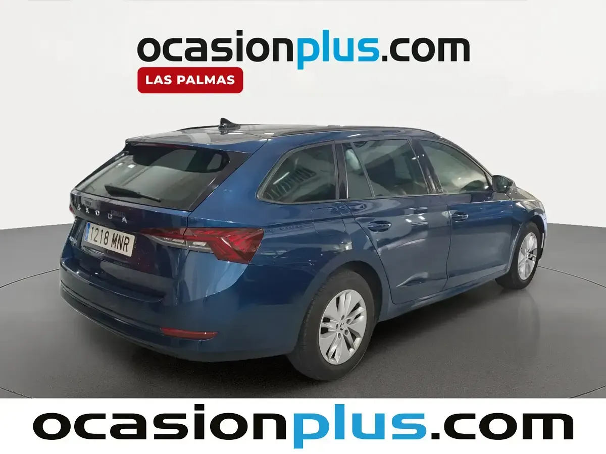 Usado Skoda Octavia Ambition 115 CV (84 kW) 2024 Azul Familiar