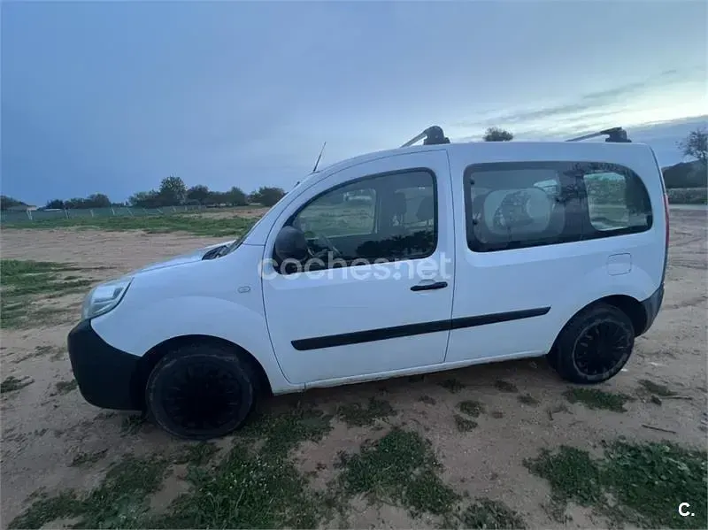 Usado Renault Kangoo 75 CV (55 kW) 2016 Blanco Monovolumen