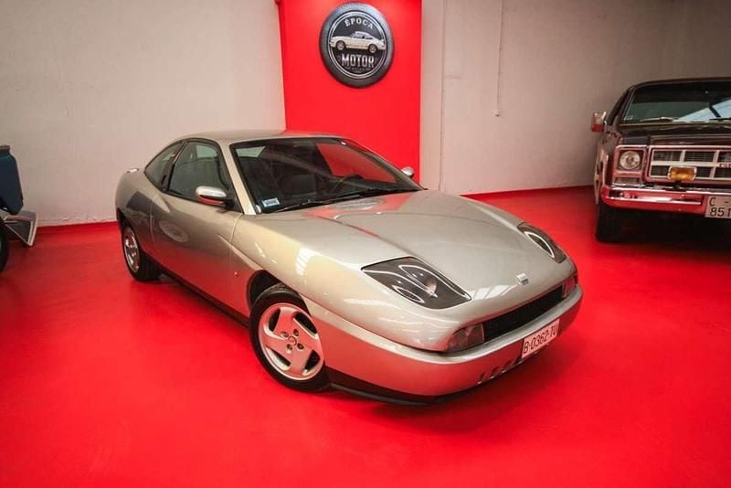 Usado Fiat Coupé 140 CV (102 kW) 1997 Gris Coupe