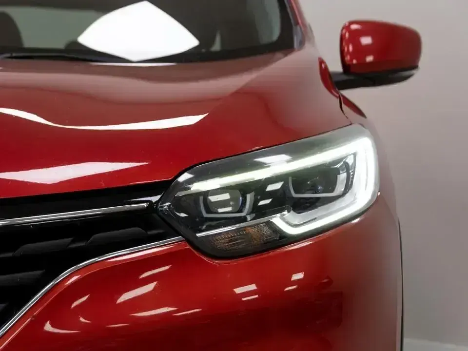 Usado Renault Kadjar Zen 110 CV (80 kW) 2016 Rojo SUV