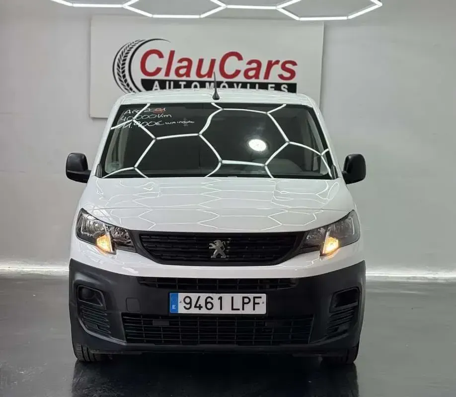 Usado Peugeot Partner Premium 102 CV (75 kW) 2021 Blanco Monovolumen