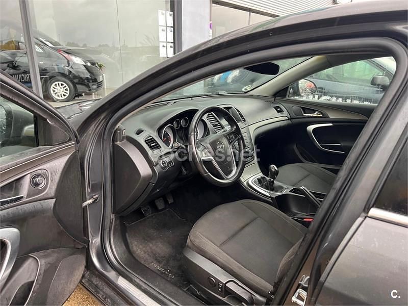Usado Opel Insignia Sport 130 CV (95 kW) 2011 Gris / plata Berlina